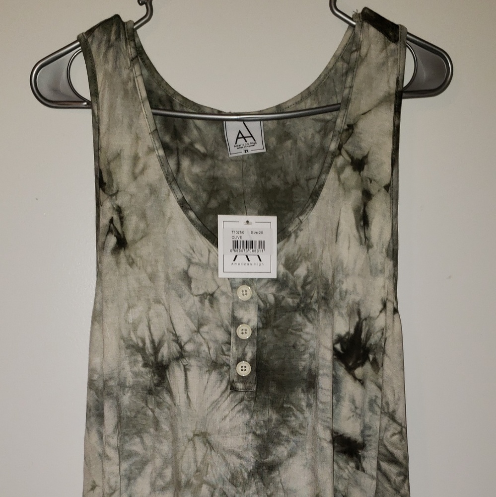 Women's tank